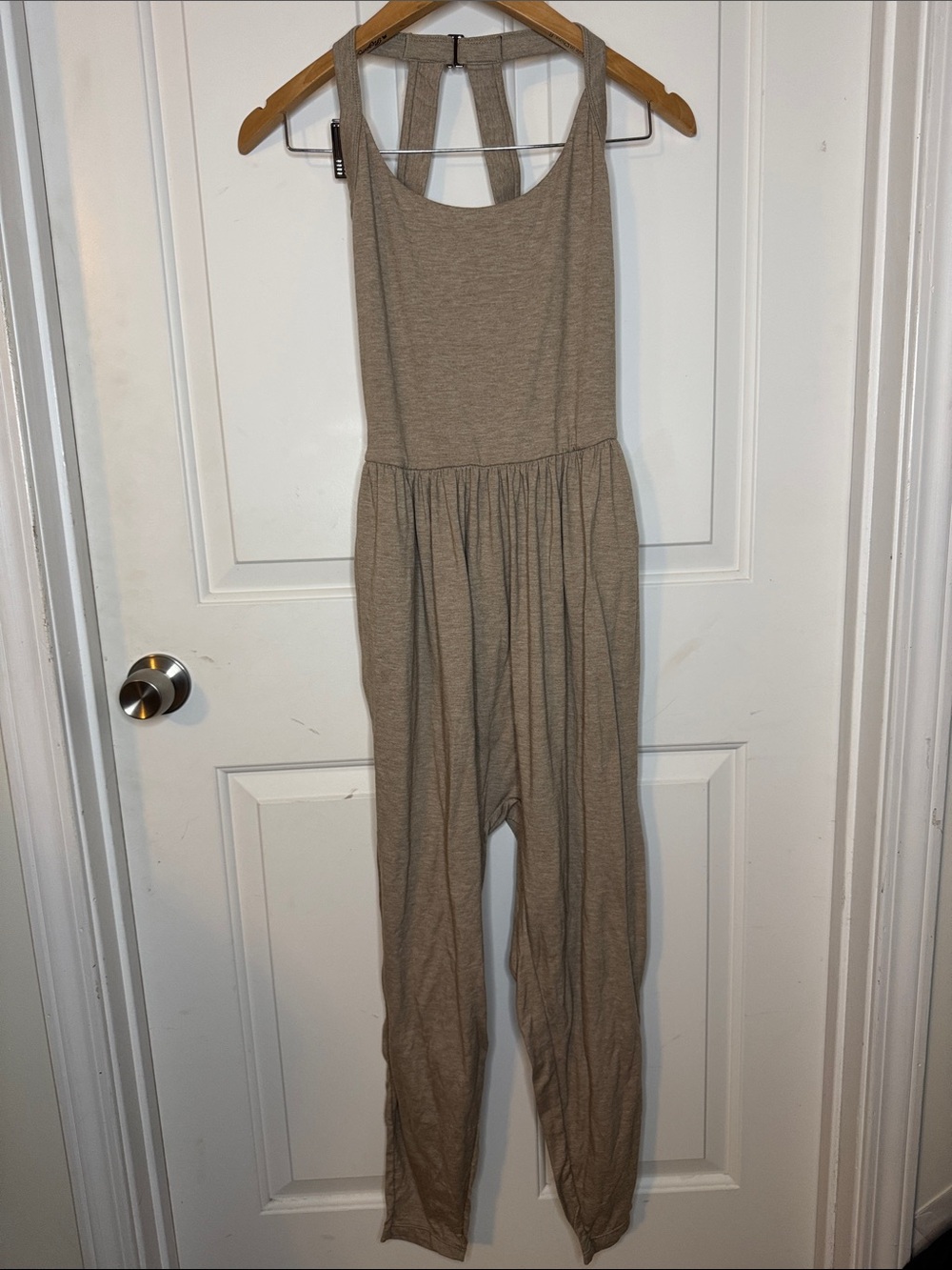 HALARA Neutral Taupe Scoop-Back Sleeveless Jumpsuit